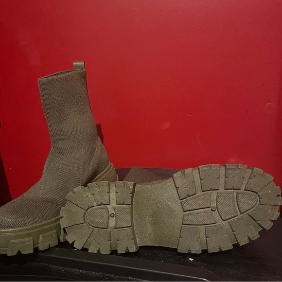 Army Green Stretch Combat Chelsea Boots - Picture 5 of 6
